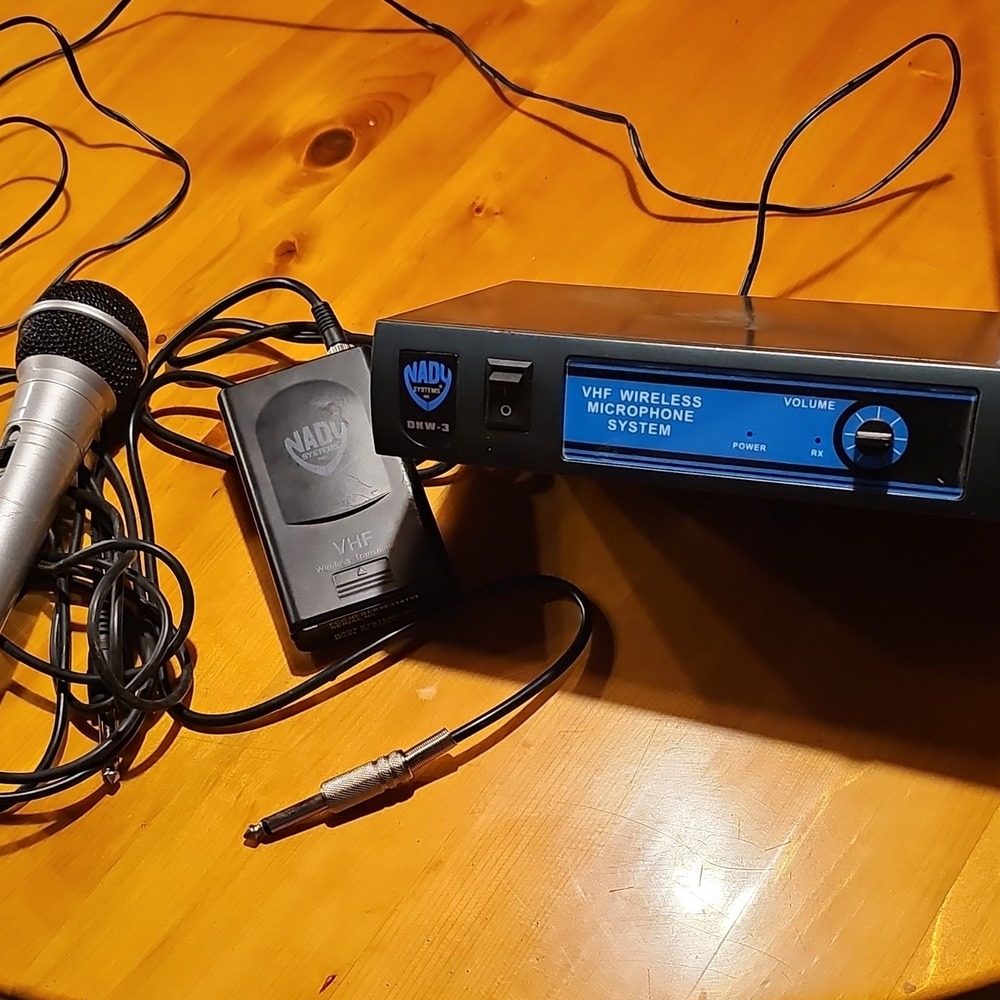 Nady DKW-3 VHF Wireless Microphone System Dynamic Mic & Transmitter Receiver